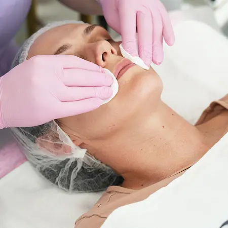 Deep Cleaning Facial + Peel
